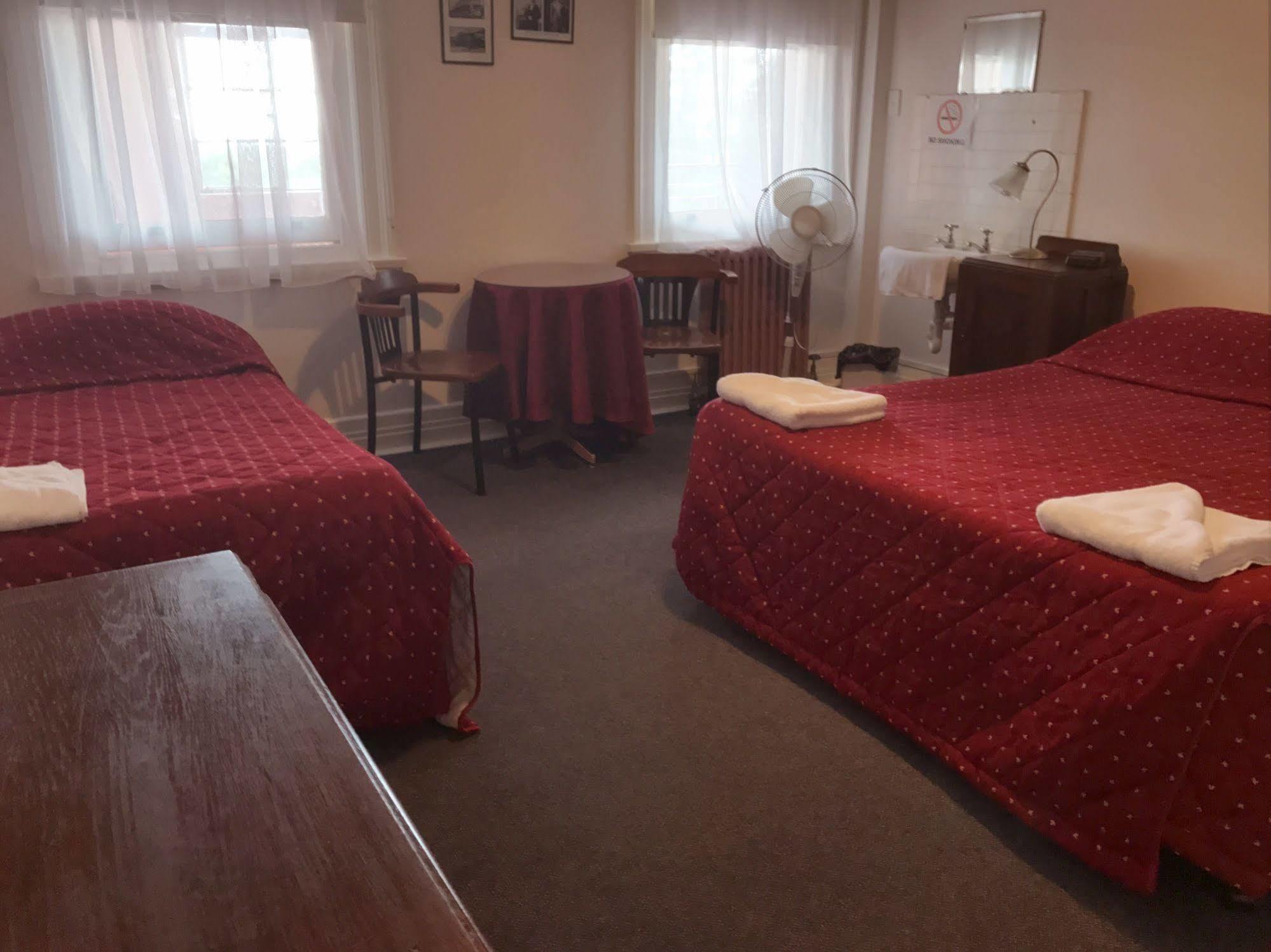 Grand View Hotel Уентуърт Фолс Екстериор снимка